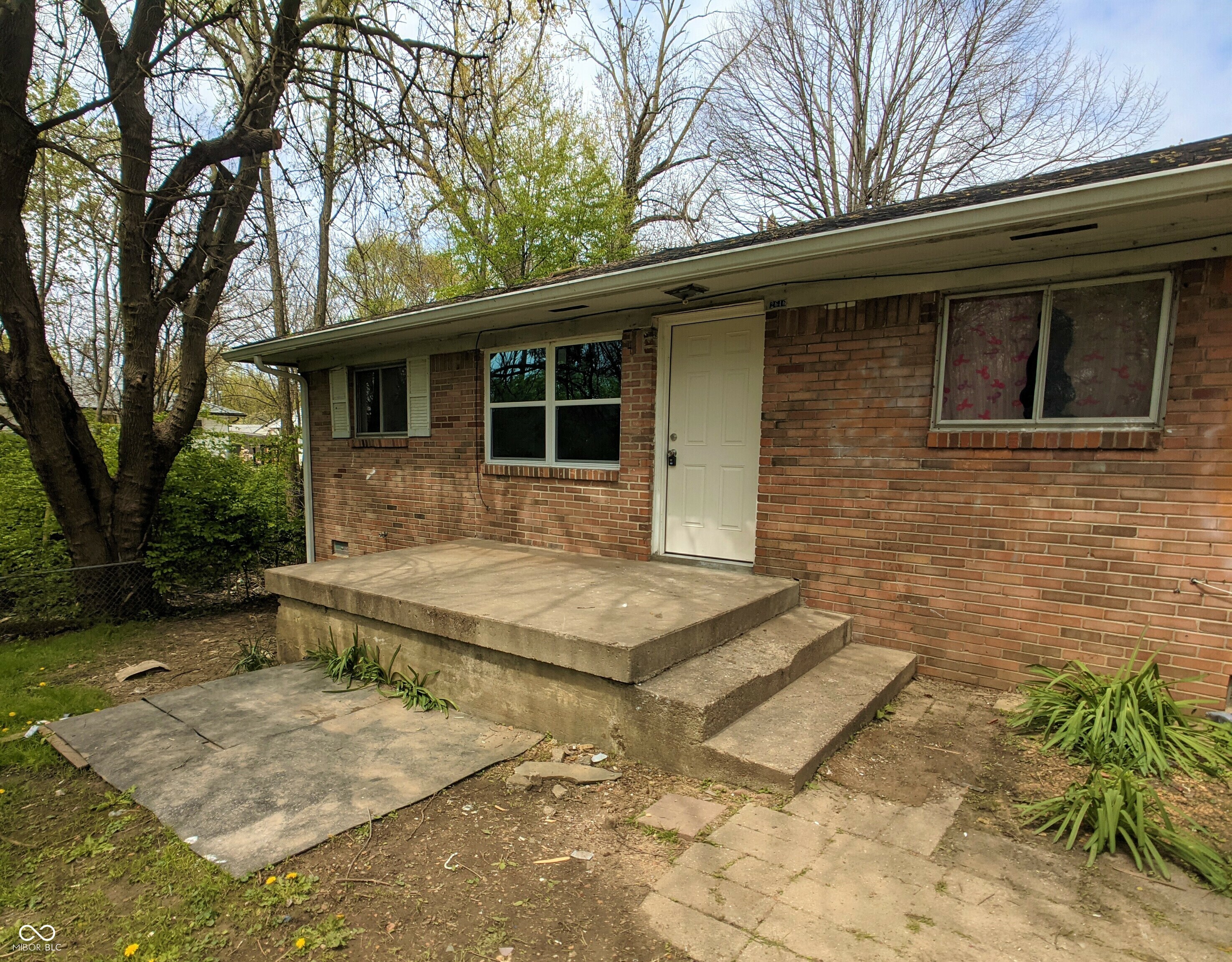 Property Photo:  2646 E Bradbury Avenue  IN 46203 