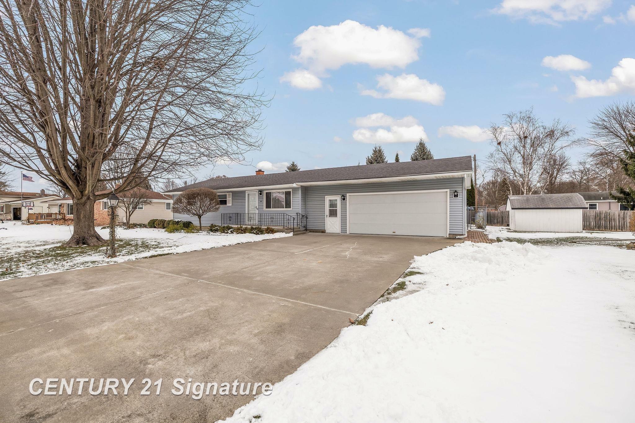 Property Photo:  181 Evelyn Street  MI 48609 