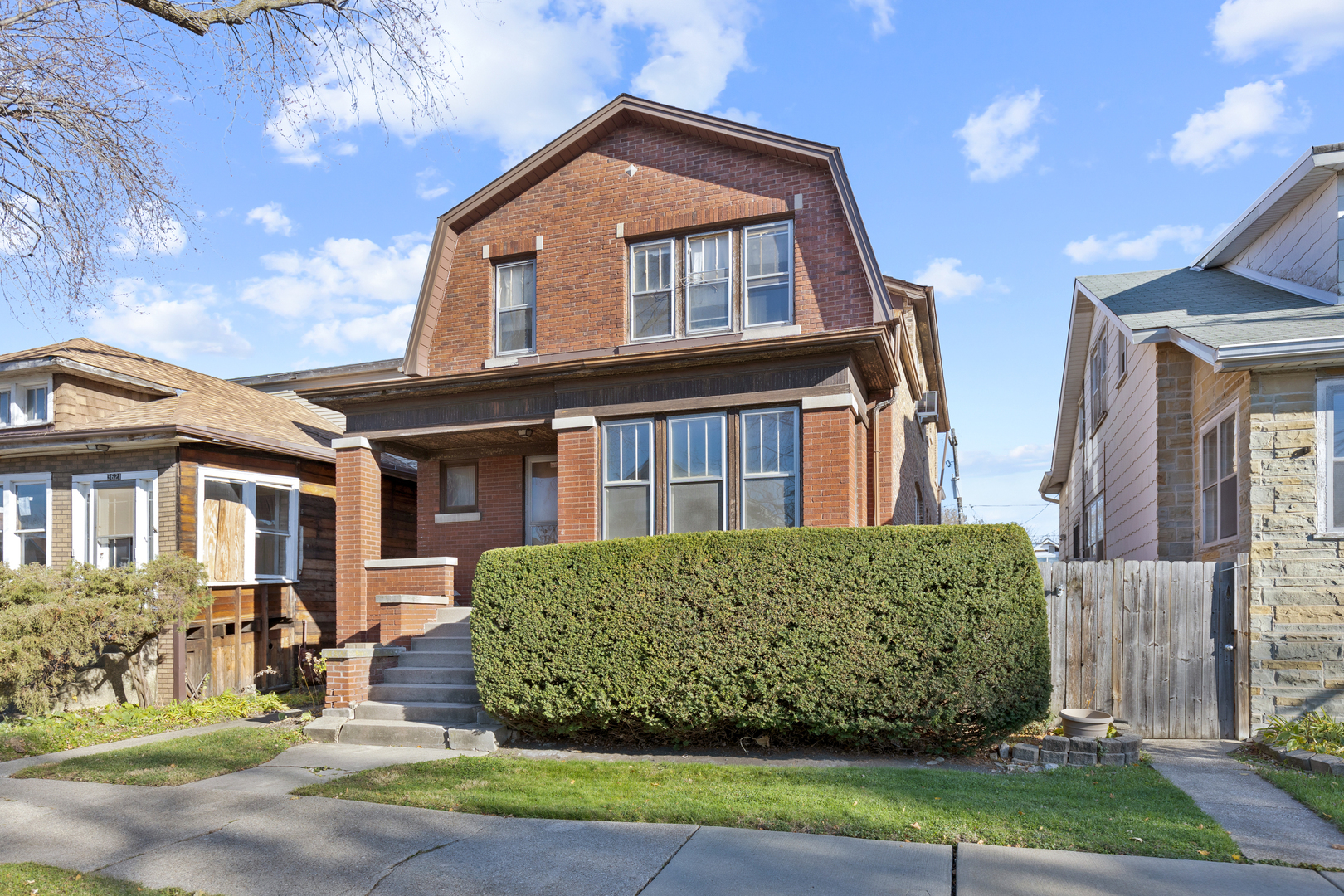 Property Photo: 3619 N Lotus Avenue IL 60641