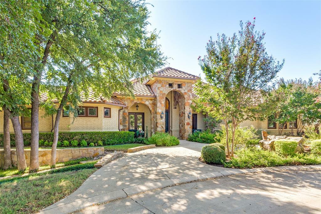 Property Photo: 7025 Shinnecock Hills Drive TX 76132