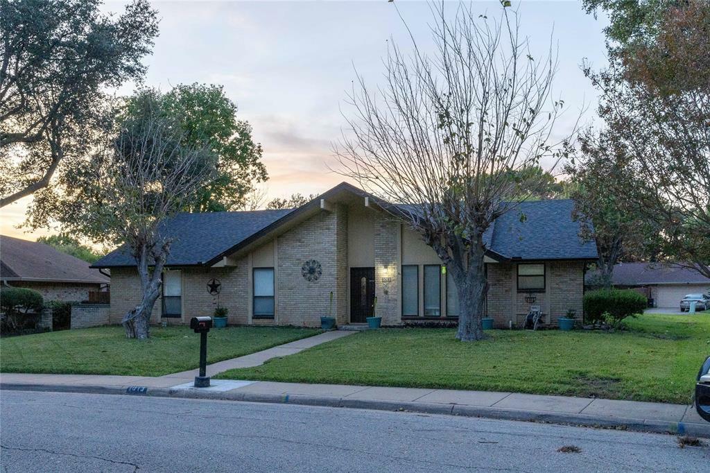 Property Photo: 1013 Briarwood Lane TX 75115