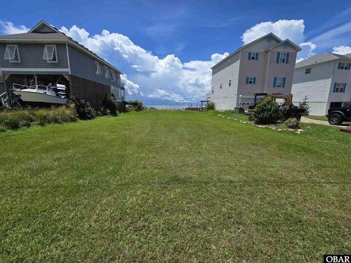 Property Photo:  805 Harbour View Drive  NC 27948 