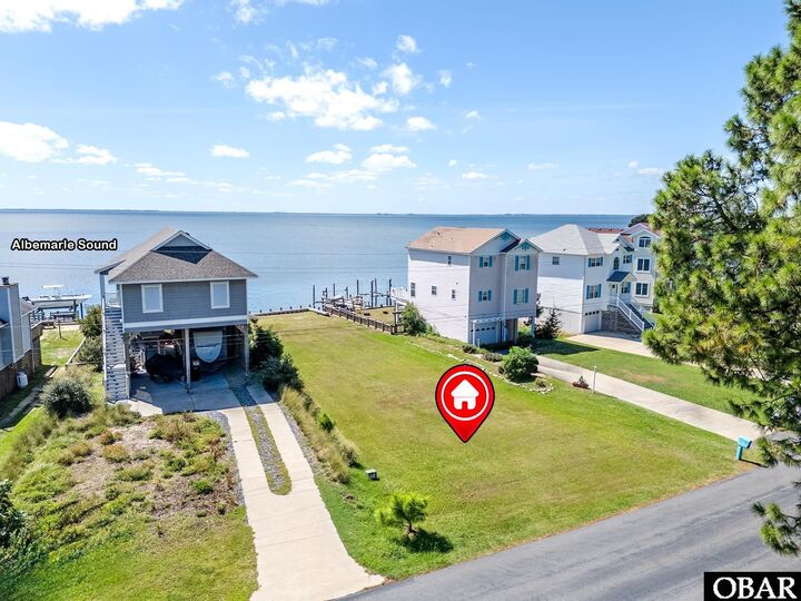 Property Photo:  805 Harbour View Drive  NC 27948 