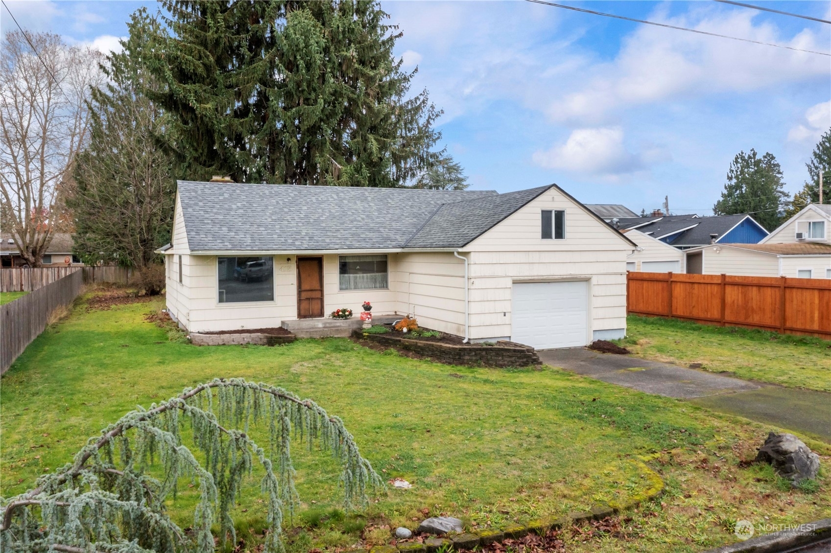 Property Photo:  415  18th Street SW  WA 98371 