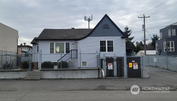 Property Photo:  2409 SW Findlay Street  WA 98106 