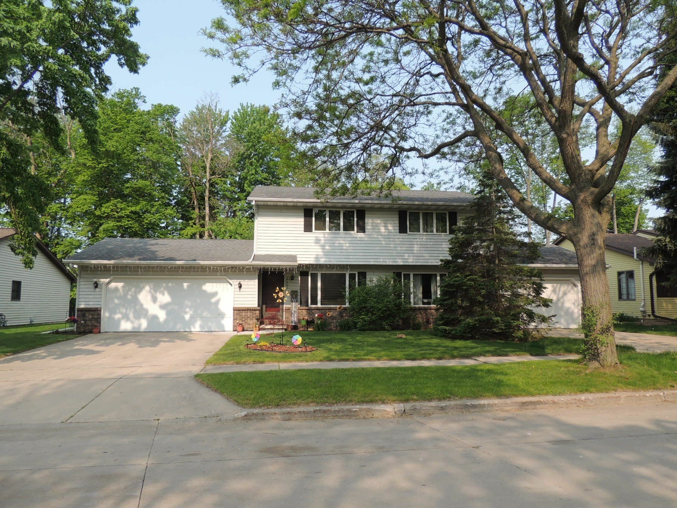 Property Photo:  2607 N Birchwood Avenue  WI 54911 