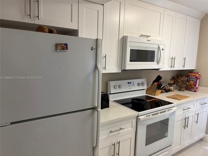 Property Photo: 10806 N Kendall Dr P-26 FL 33176