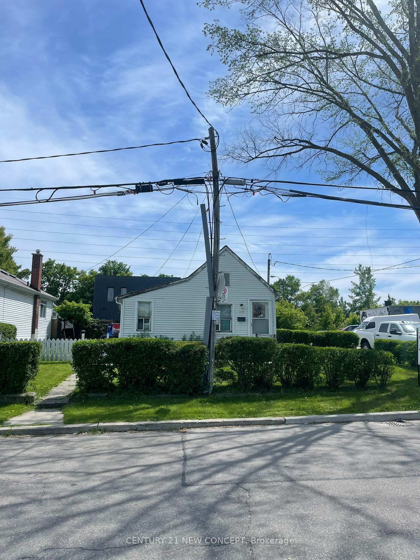 Property Photo:  1171 Roselawn Ave  ON M6B 1C5 