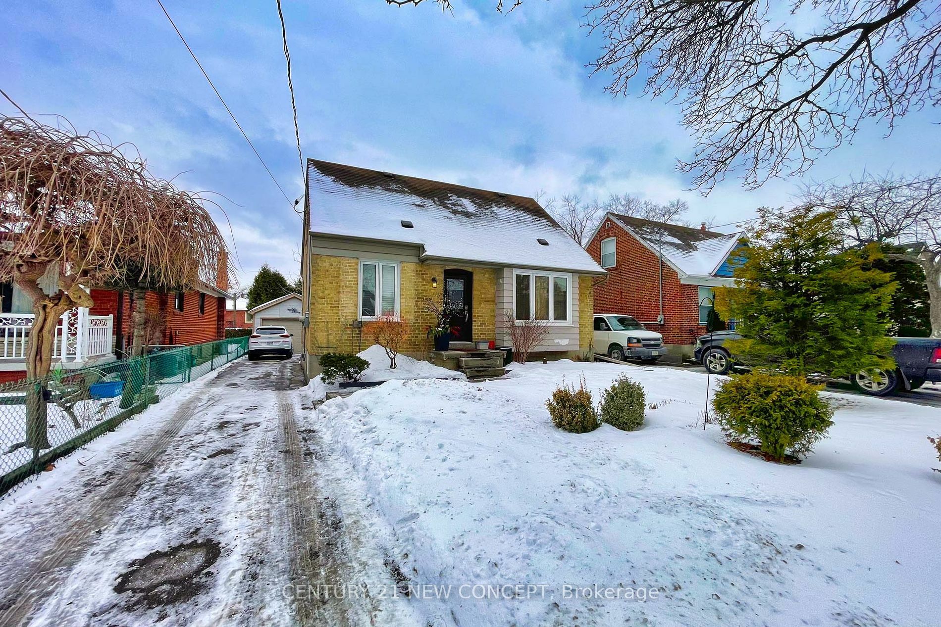 Property Photo:  17 Athabaska Ave  ON M2M 2T6 