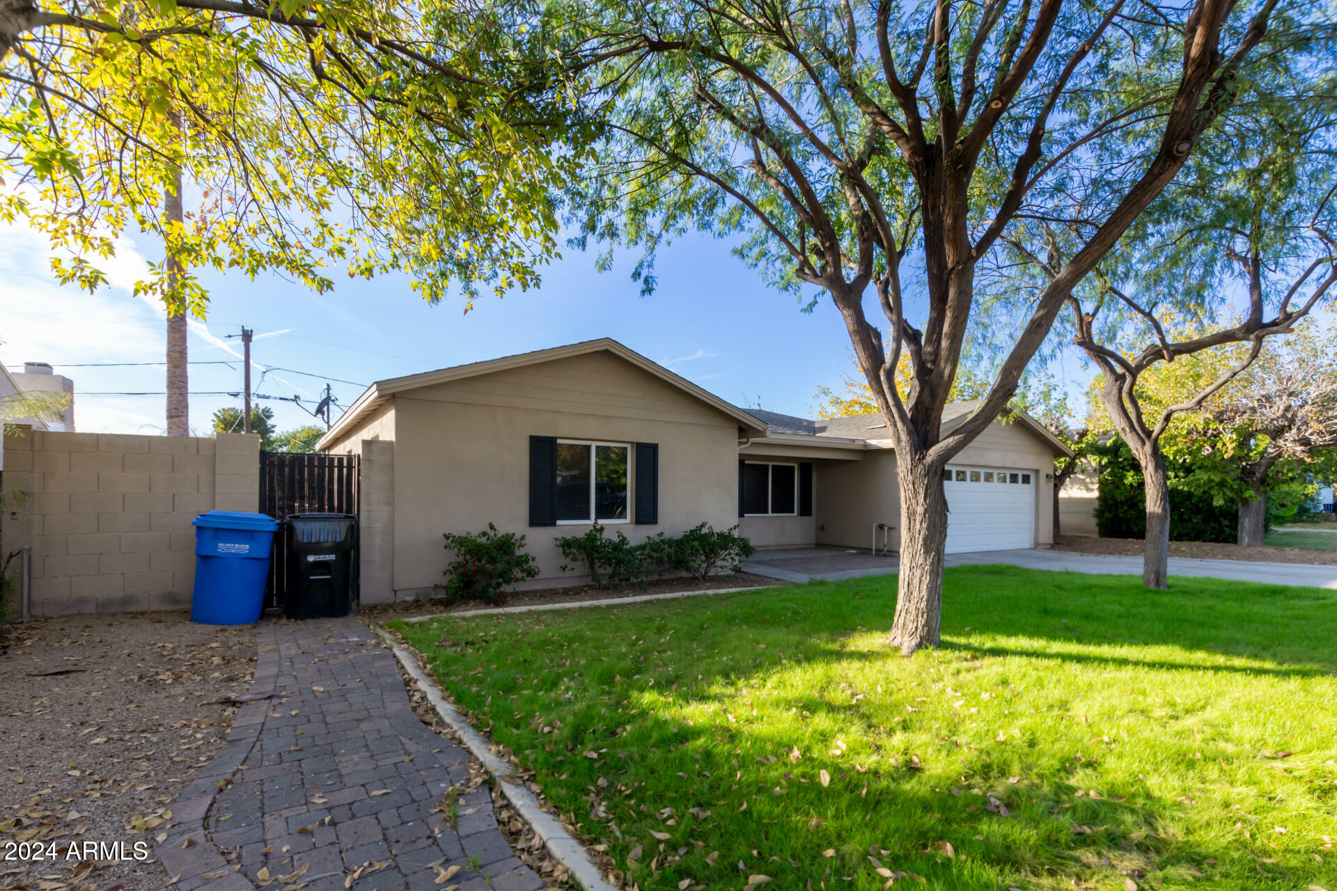 Property Photo:  6742 N 11th Street  AZ 85014 