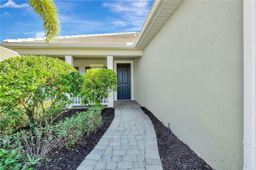 Property Photo: 3621 Canopy Cir FL 34120