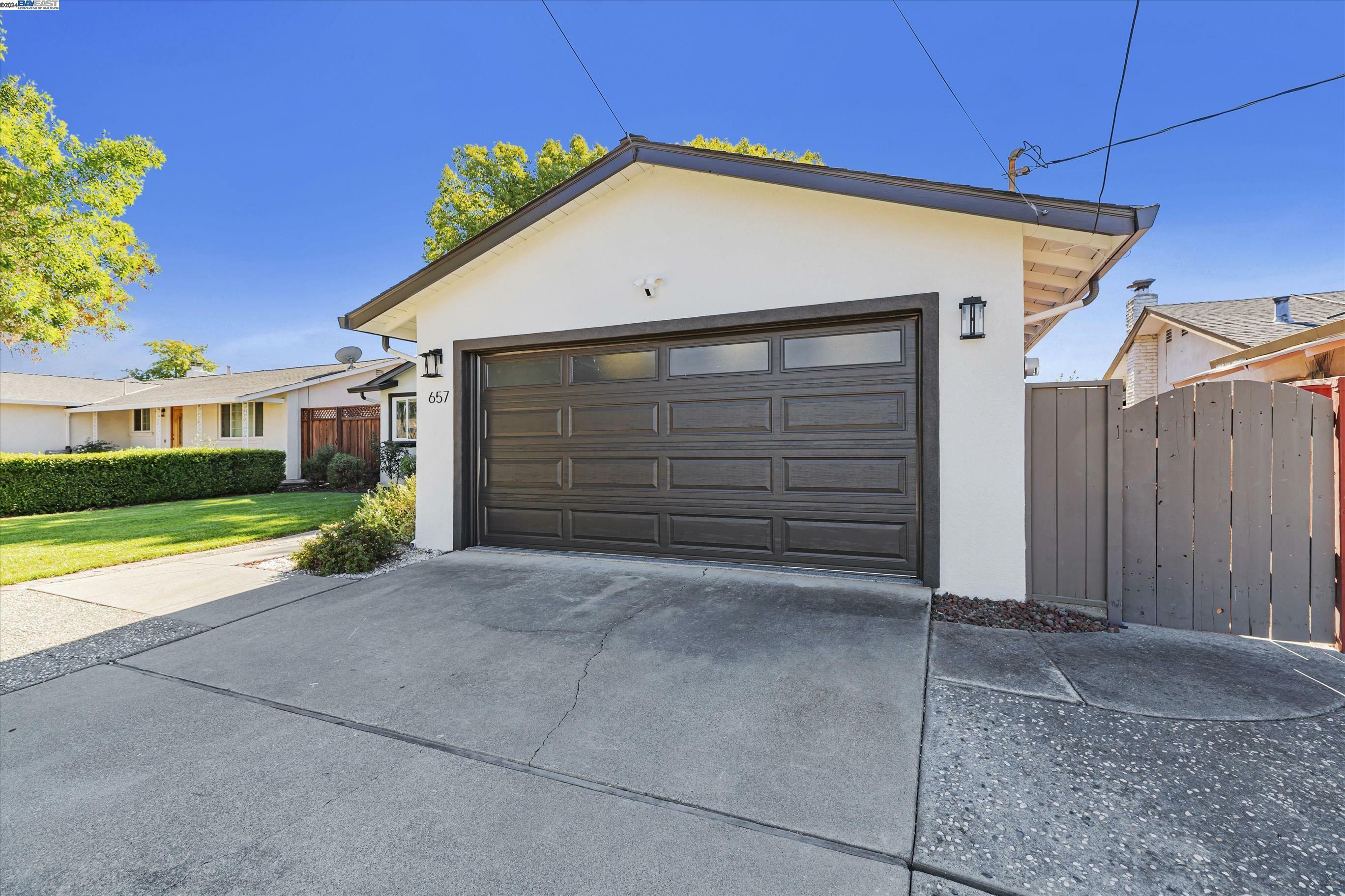 Property Photo:  657 Los Alamos Ave  CA 94550 