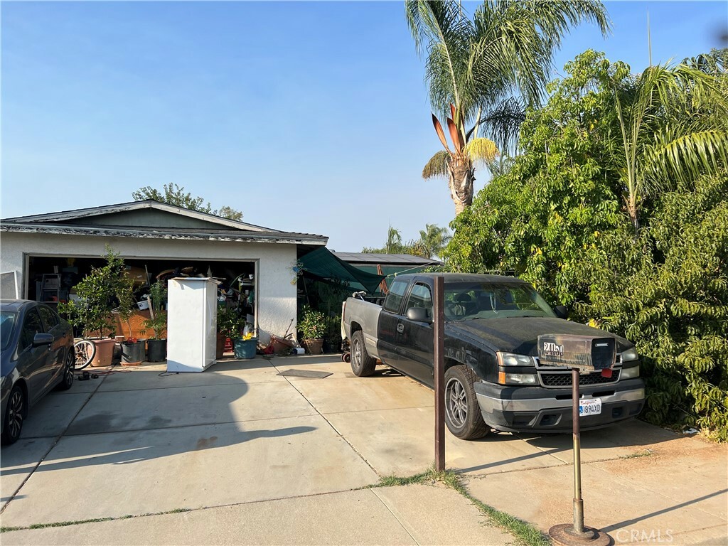 Property Photo:  24150 Groven Lane  CA 92557 