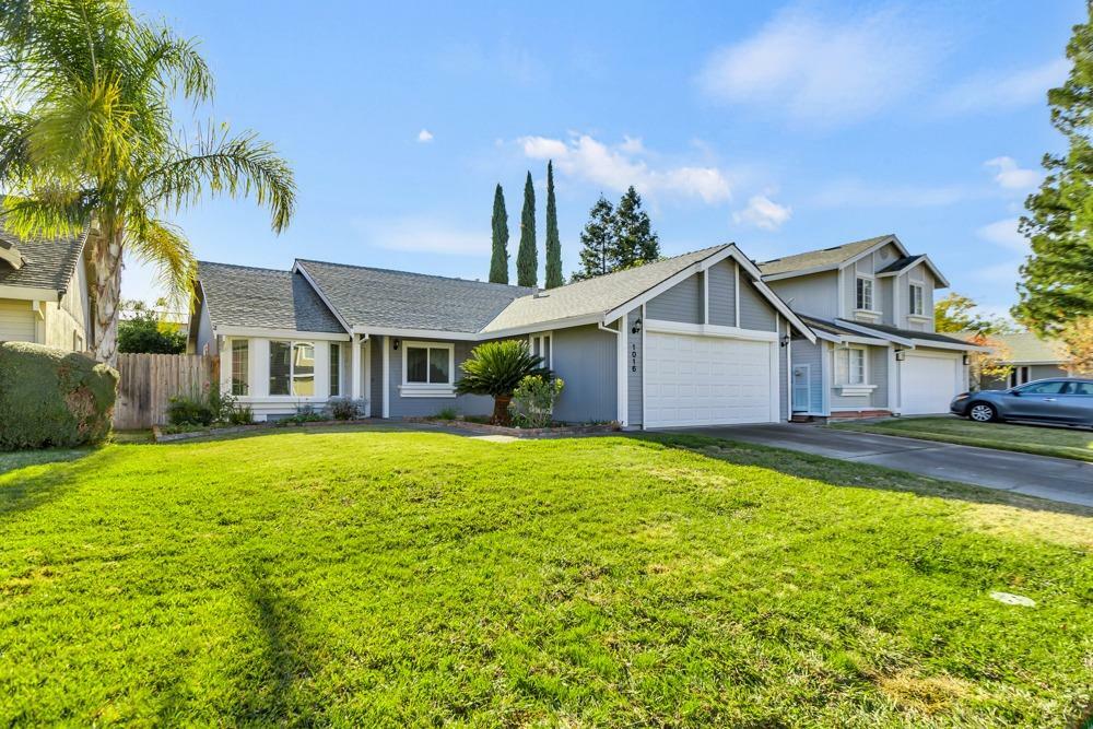 Property Photo:  1016 Fallon Woods Way  CA 95673 