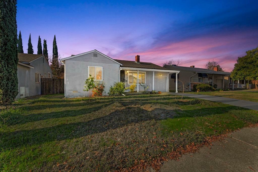 Property Photo:  5656 Johns Drive  CA 95822 