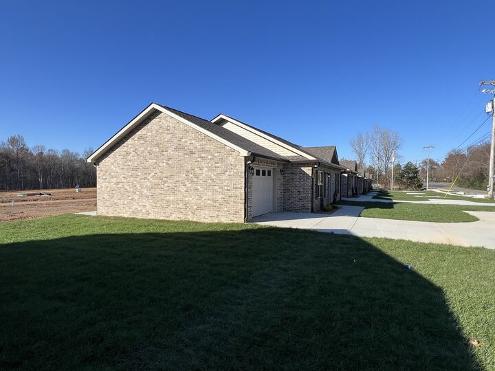 Property Photo:  1521 Green Ln  TN 37160 