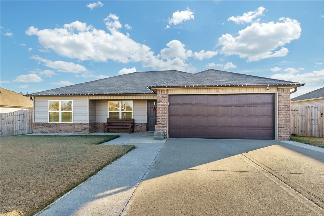 Property Photo: 717 NW 71st Avenue AR 72713