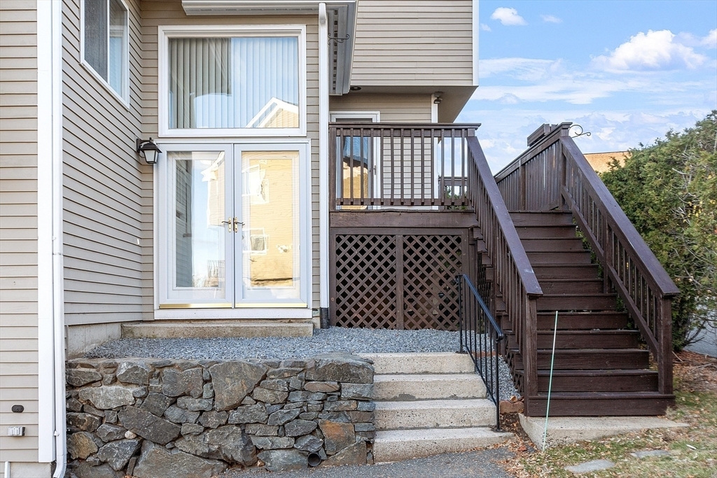 Property Photo:  15 Brittania Cir 15  MA 01970 