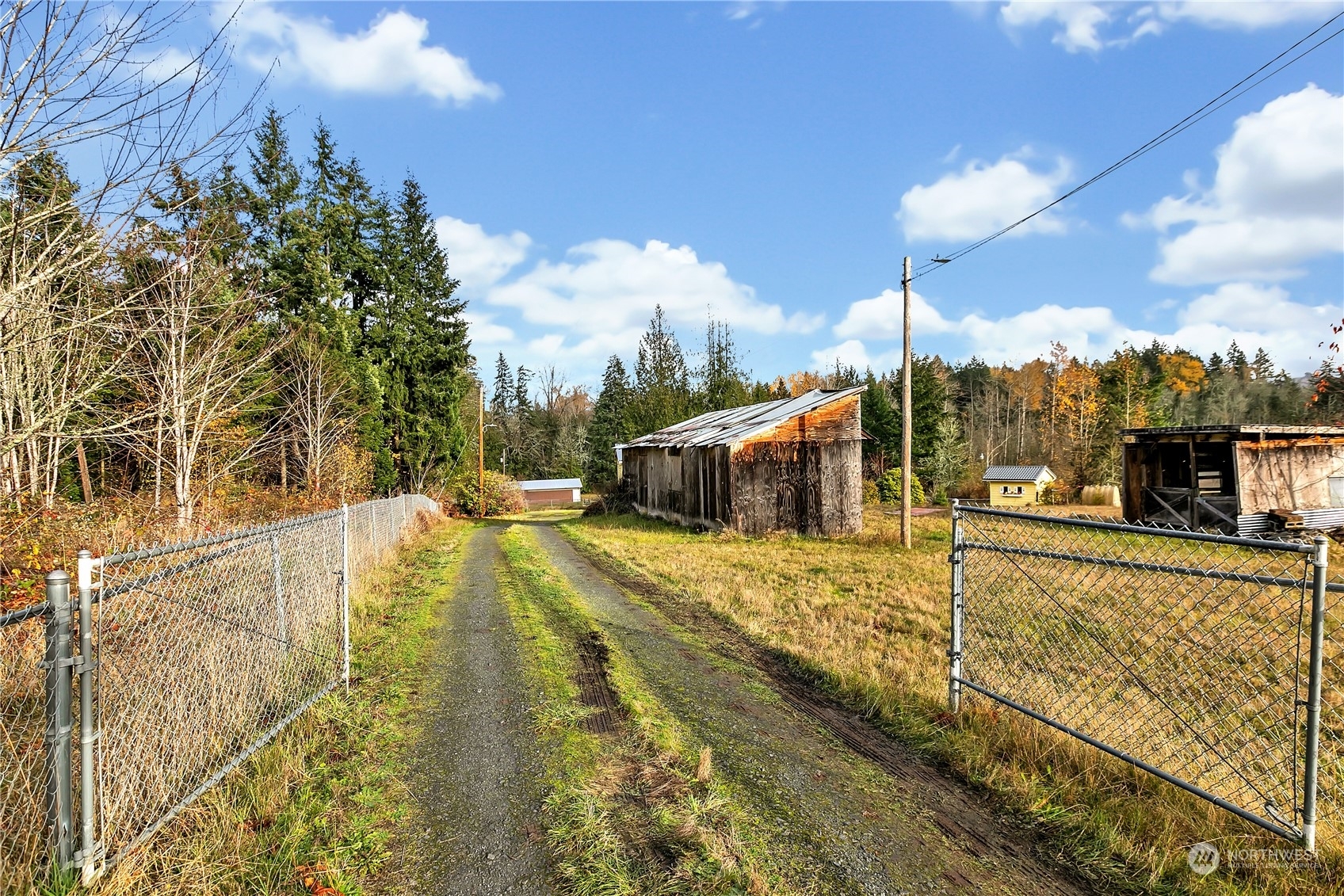 Property Photo:  39717  Eatonville Cutoff Road E  WA 98328 