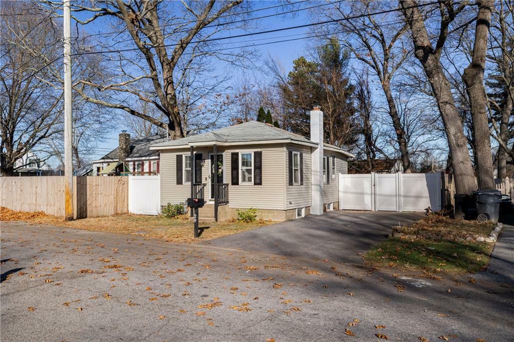 Property Photo:  29 Hillcrest Avenue  RI 02889 