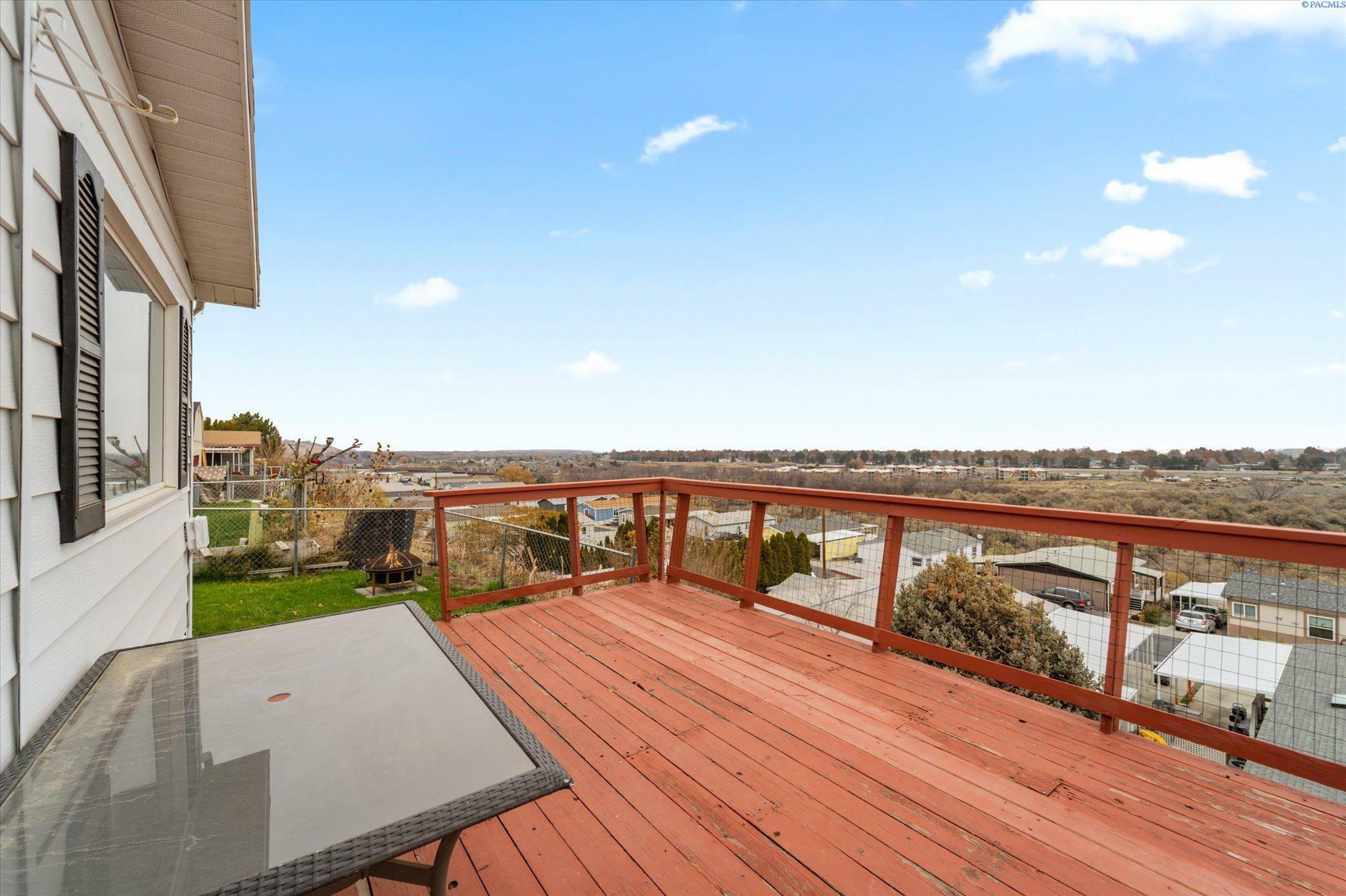 Property Photo:  103 Skyline 103  WA 99352 