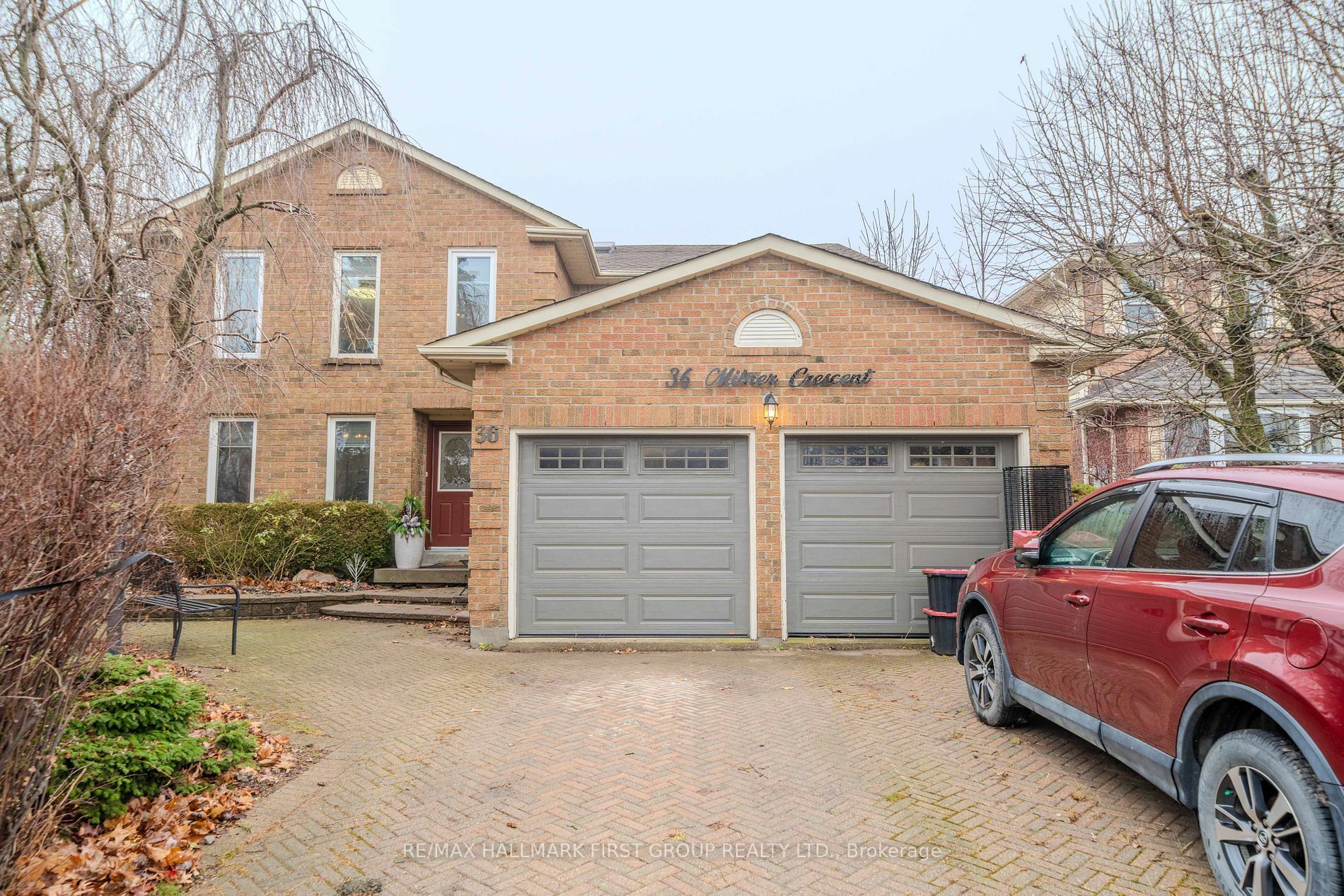 Property Photo:  36 Milner Cres  ON L1S 4X4 