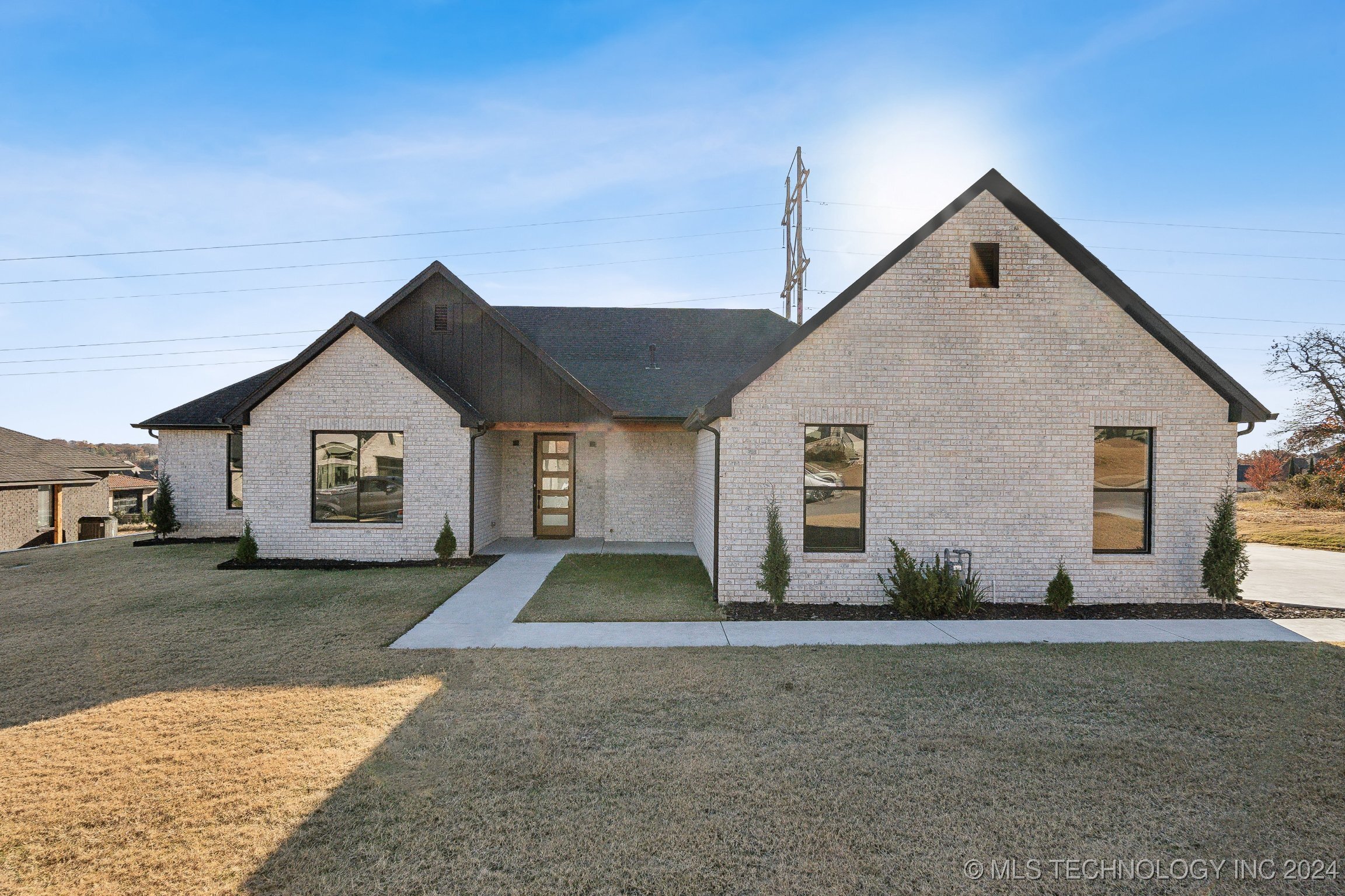 Property Photo: 5500 Sagewood Lane OK 74066