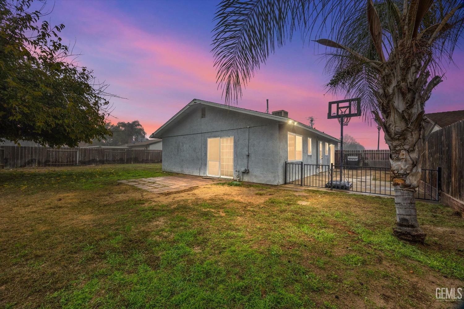 Property Photo:  10708 Meacham Road  CA 93312 