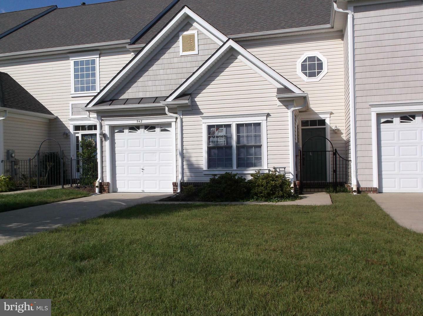 Property Photo:  542 Summerset Court 39  MD 20629 