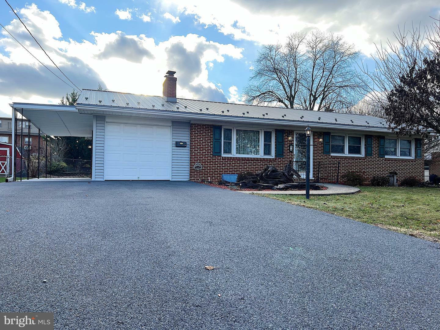 Property Photo:  64 W Walter Avenue  PA 17225 