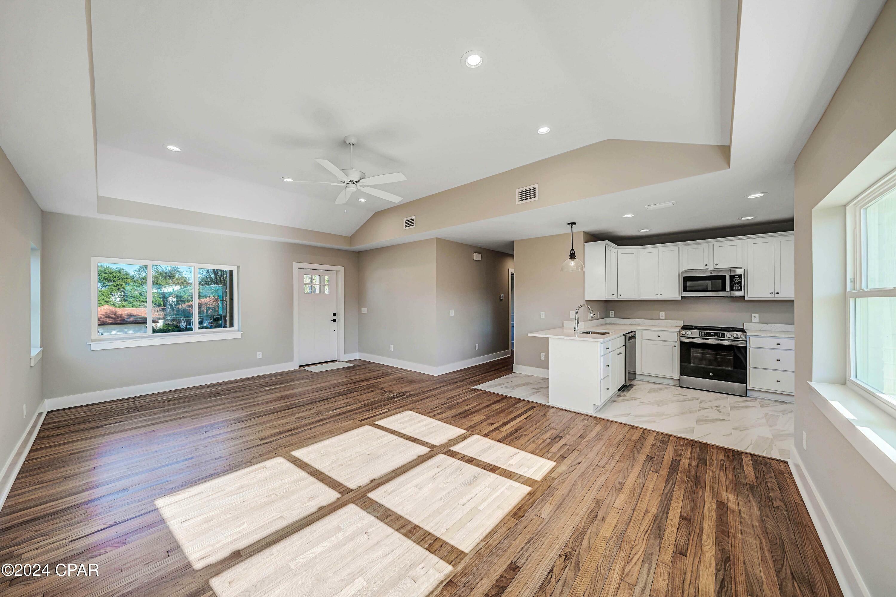 Property Photo:  215 S Cove Lane  FL 32401 