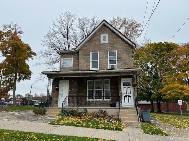Property Photo: 428 Parade Street PA 16507