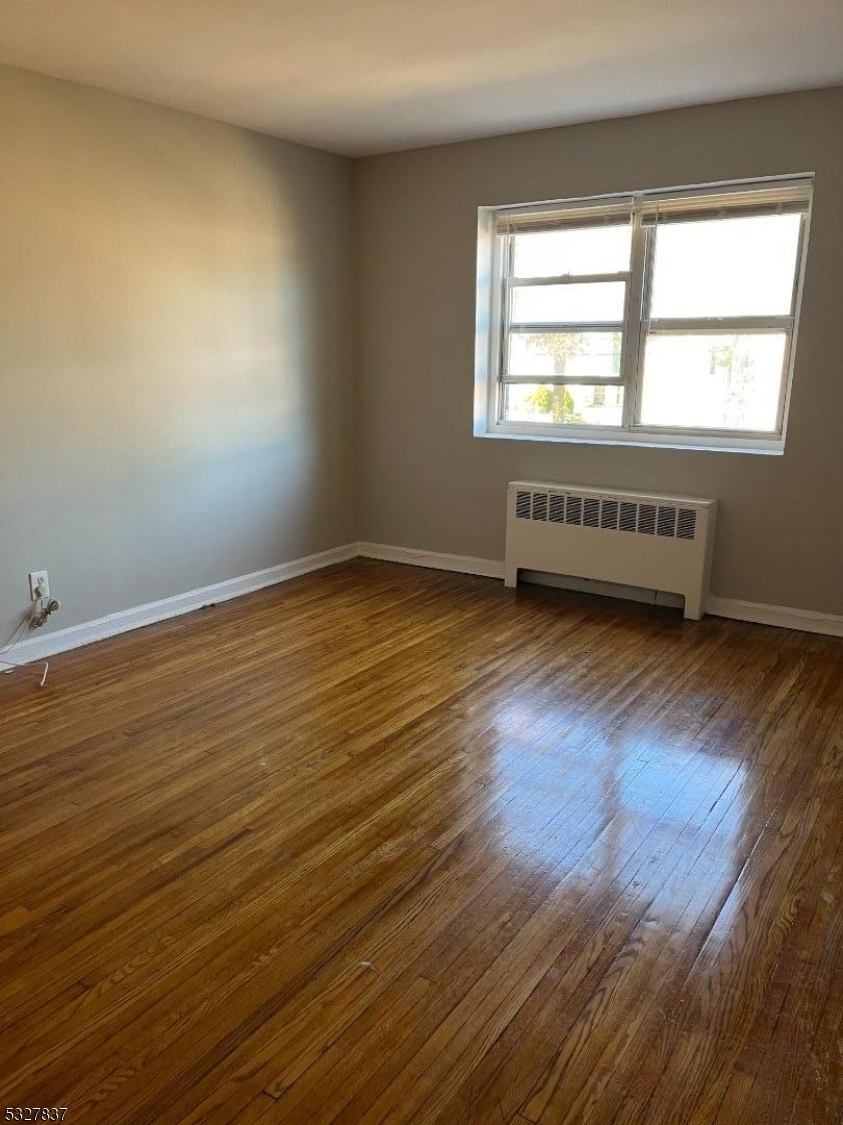 Property Photo:  354 S Orange Ave 3D  NJ 07079 