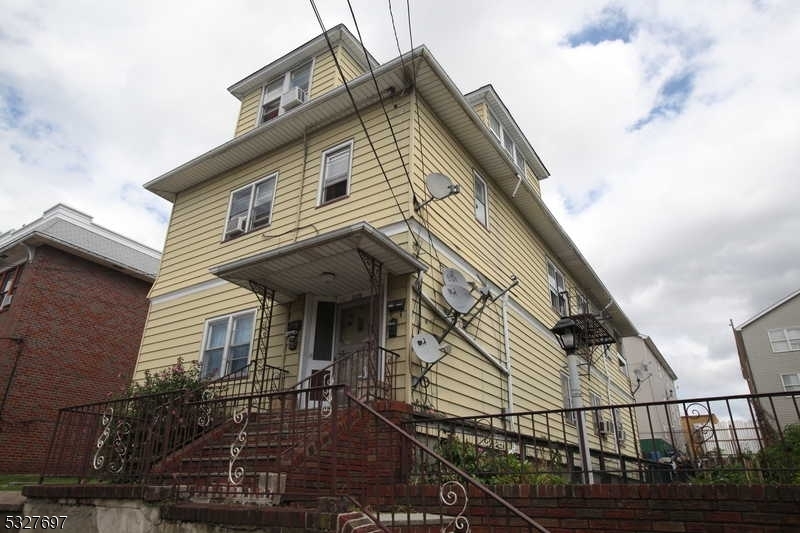 Property Photo:  227 E 16th St 4  NJ 07524 