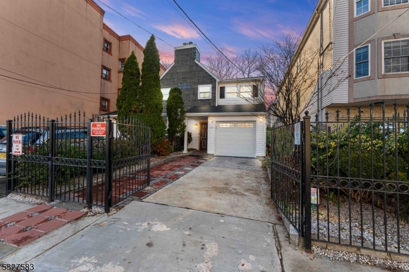 Property Photo:  310 Pine St  NJ 07206 