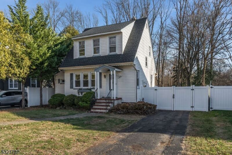Property Photo: 617 Parkview Ave NJ 07063