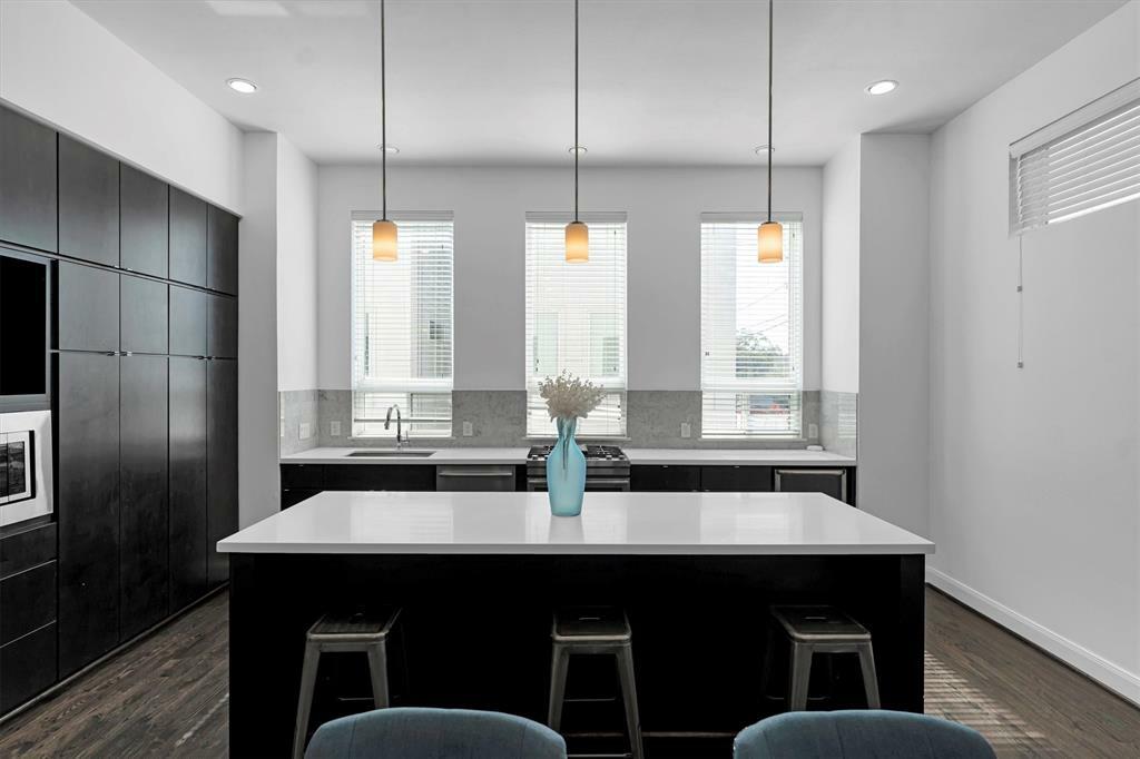 3111 Leeland Street  Houston TX 77003 photo
