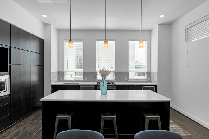 3111 Leeland Street  Houston TX 77003 photo