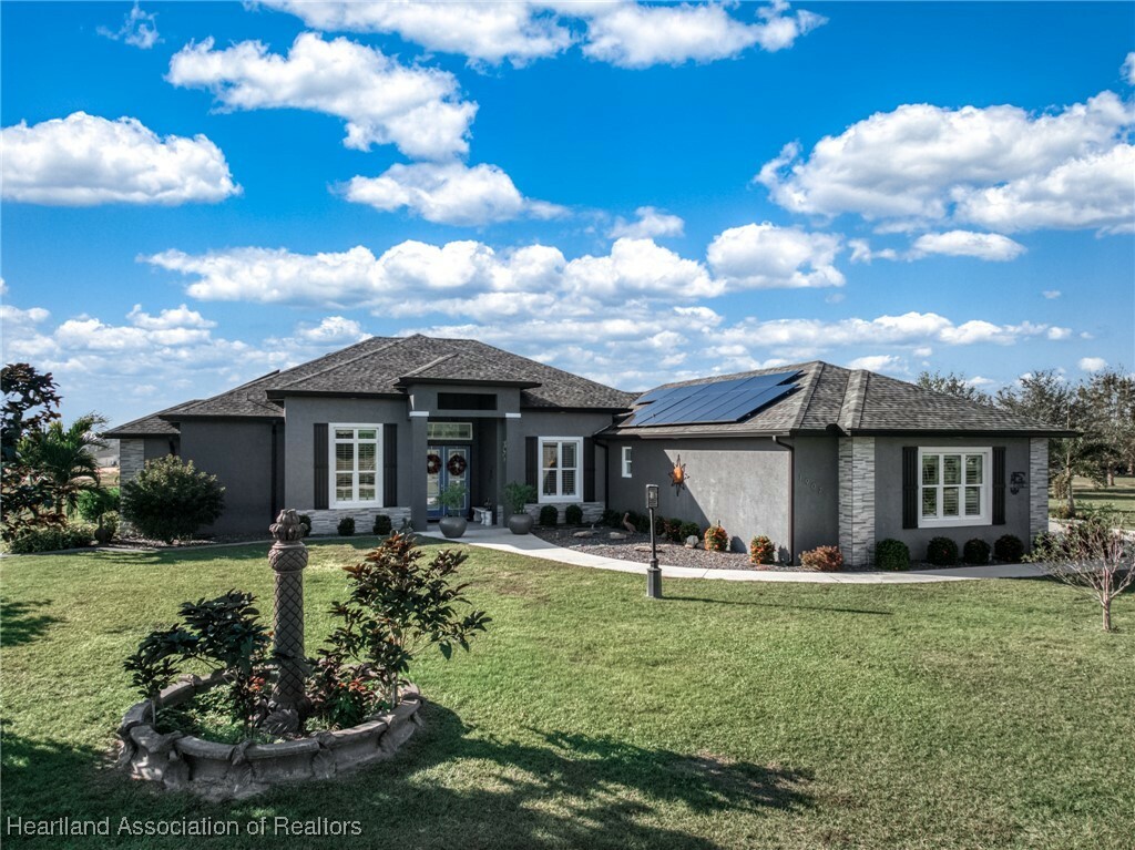 Property Photo:  1907 Hibiscus Drive  FL 33870 