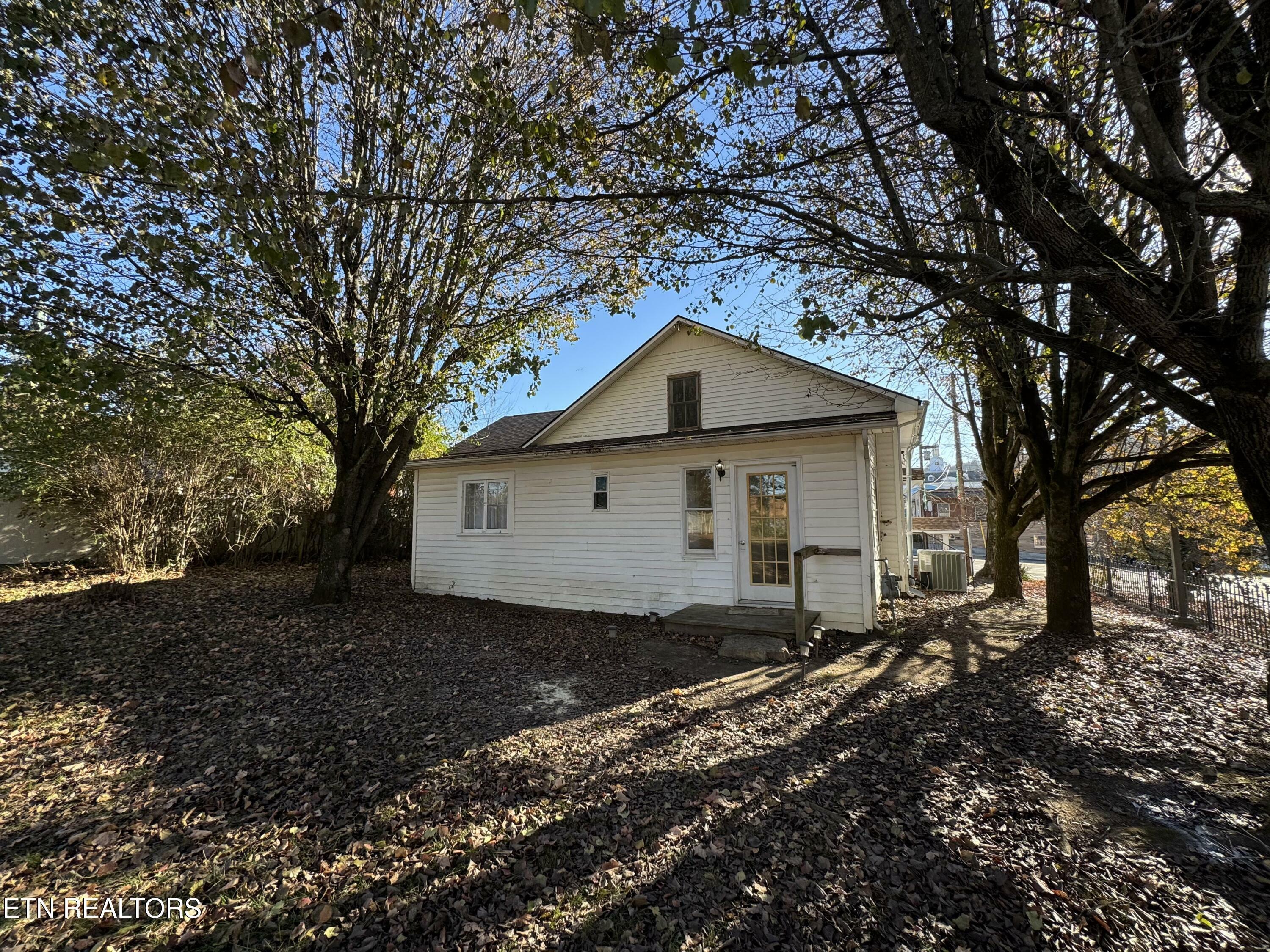 Property Photo:  135 N Kentucky St  TN 37763 