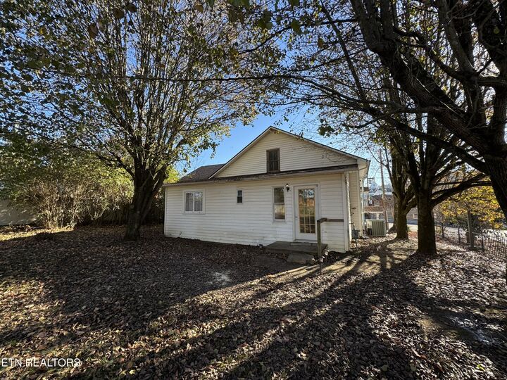 Property Photo: 135 N Kentucky St TN 37763
