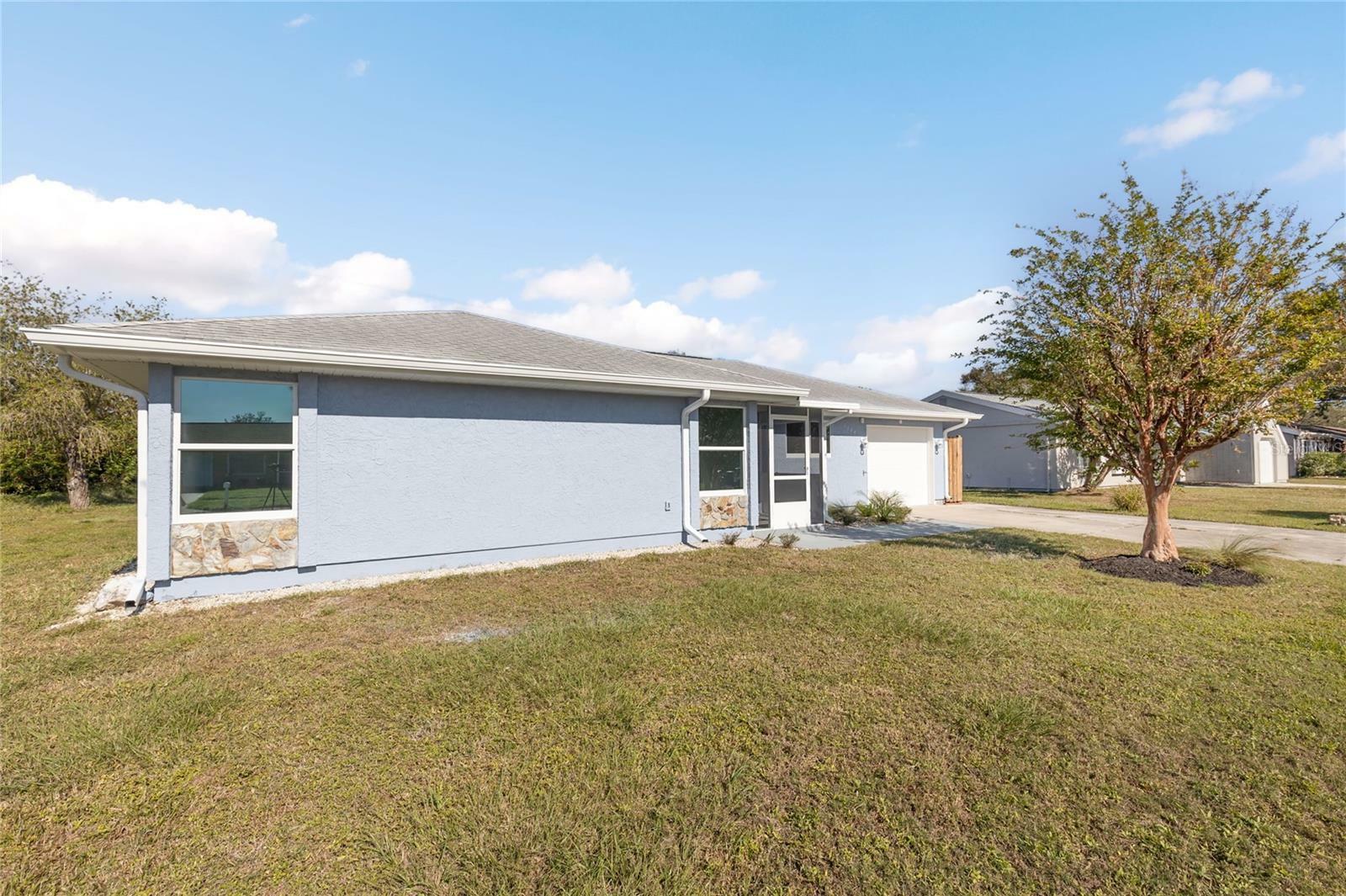 Property Photo:  5744 Kenwood Drive  FL 34287 