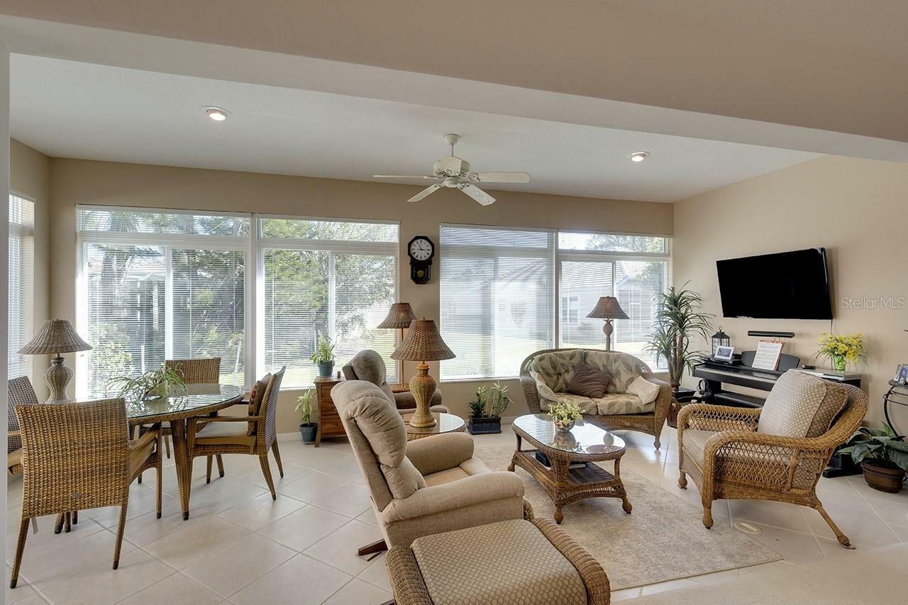 Property Photo:  8317 Idlewood Court  FL 34202 