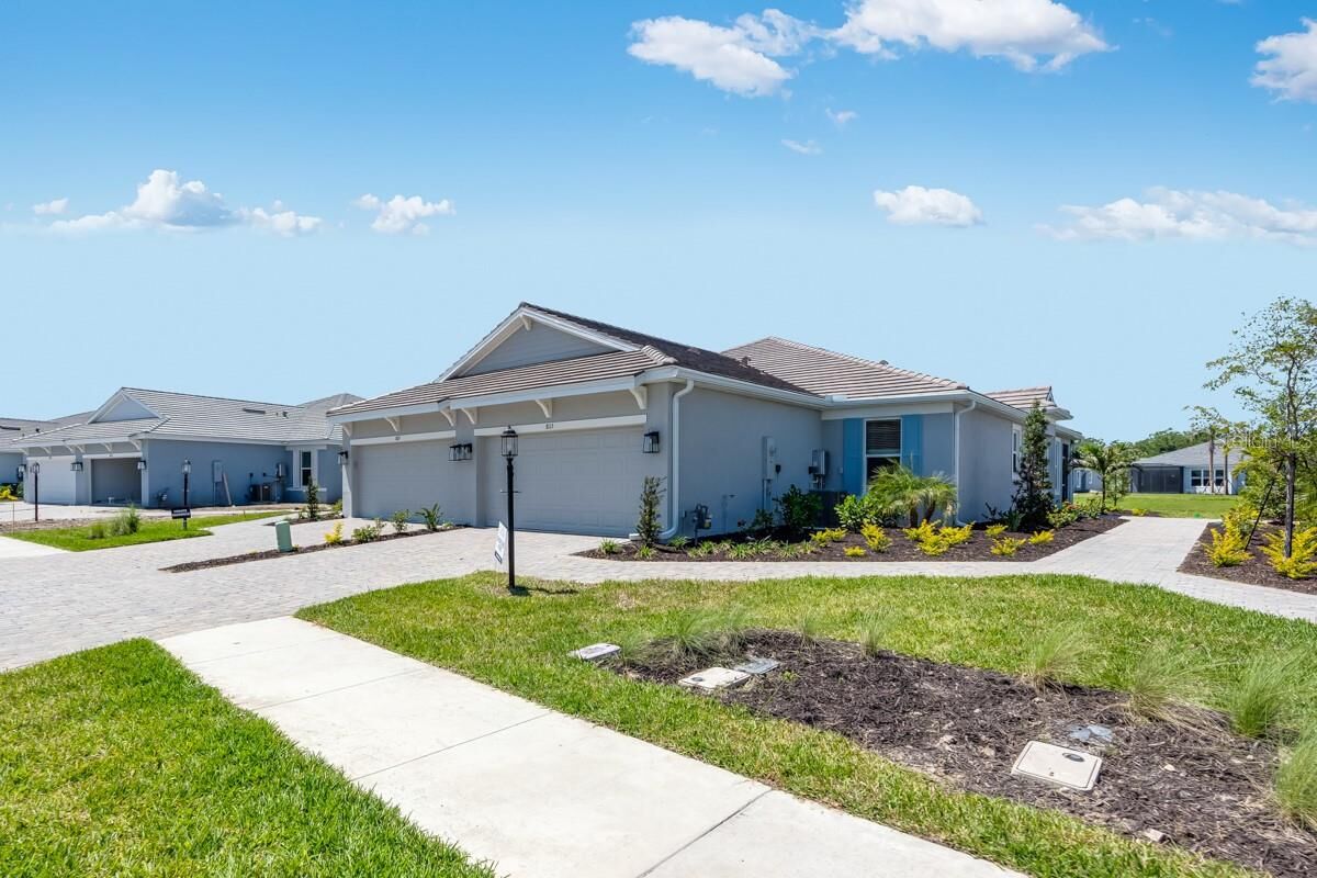 Property Photo: 8113 Moonbeam Avenue FL 34241