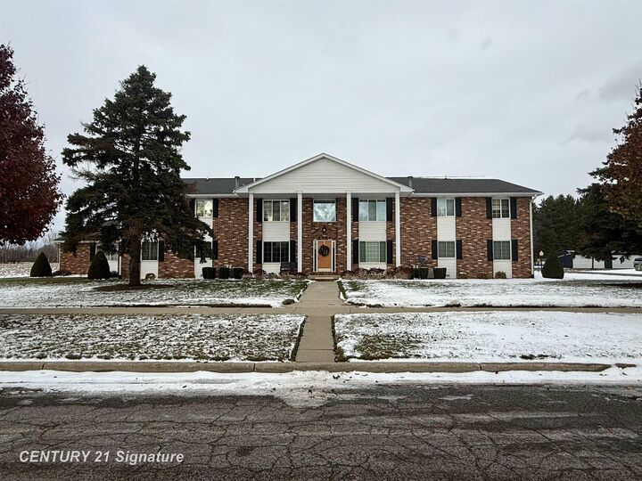 8484 Shields Drive 202  Saginaw MI 48609 photo