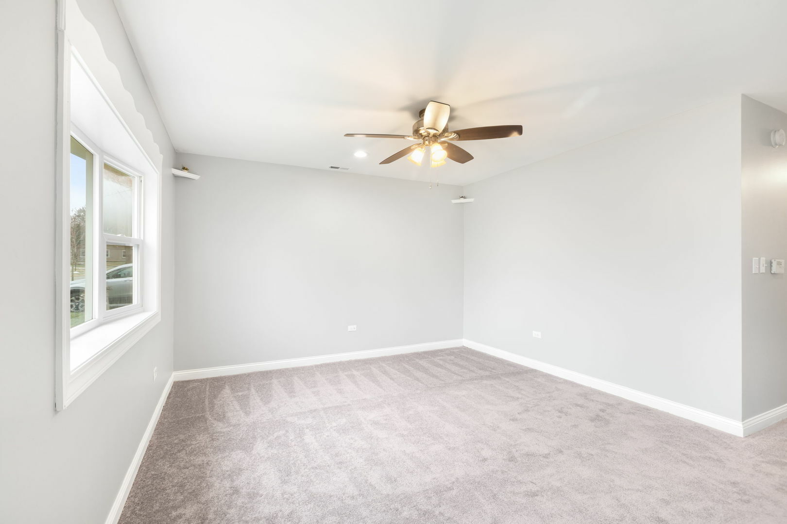 Property Photo:  40 S Hawthorne Boulevard  IL 60060 