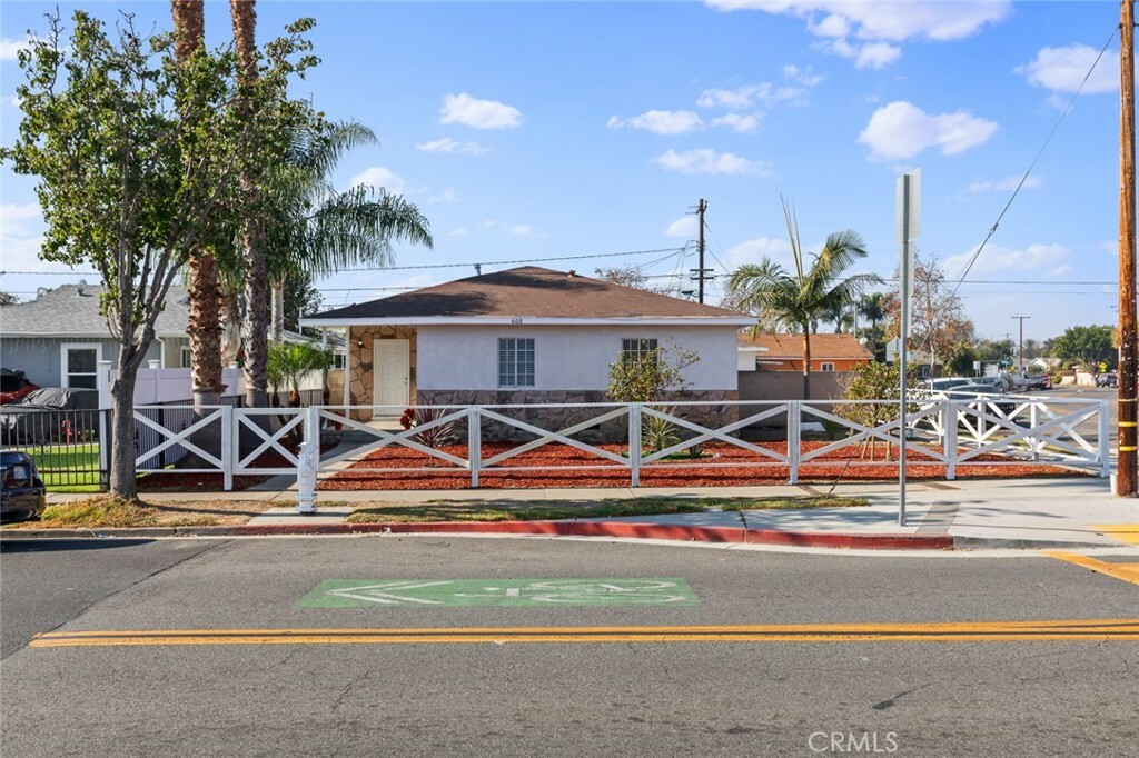 Property Photo:  602 S Shelton Street  CA 92703 