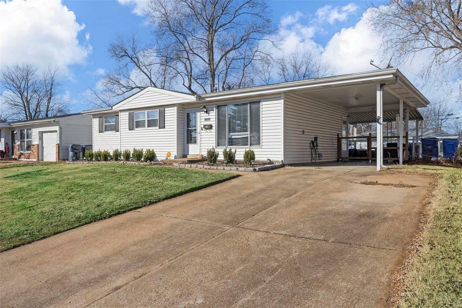 Property Photo:  2755 Morris Drive  MO 63031 