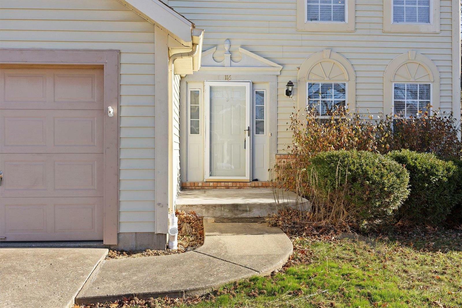 Property Photo:  116 Cheshire Court  IL 62208 