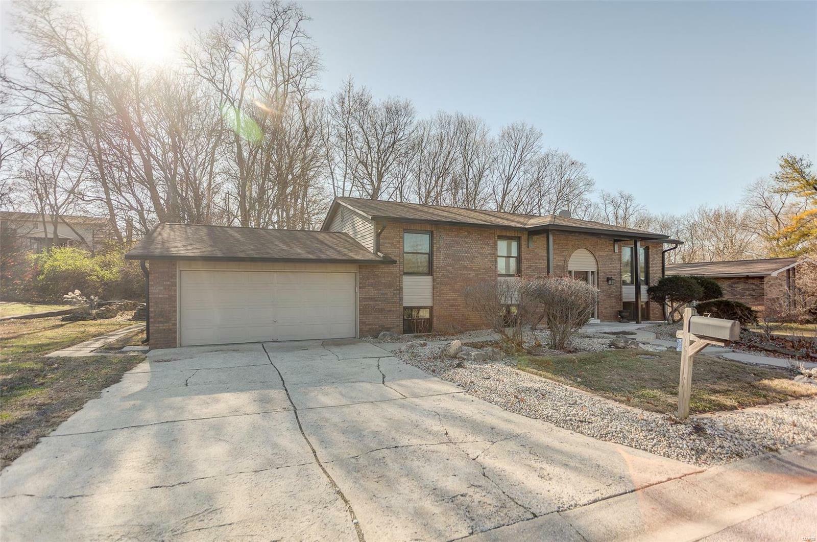 Property Photo:  306 Sherwood Drive  IL 62034 